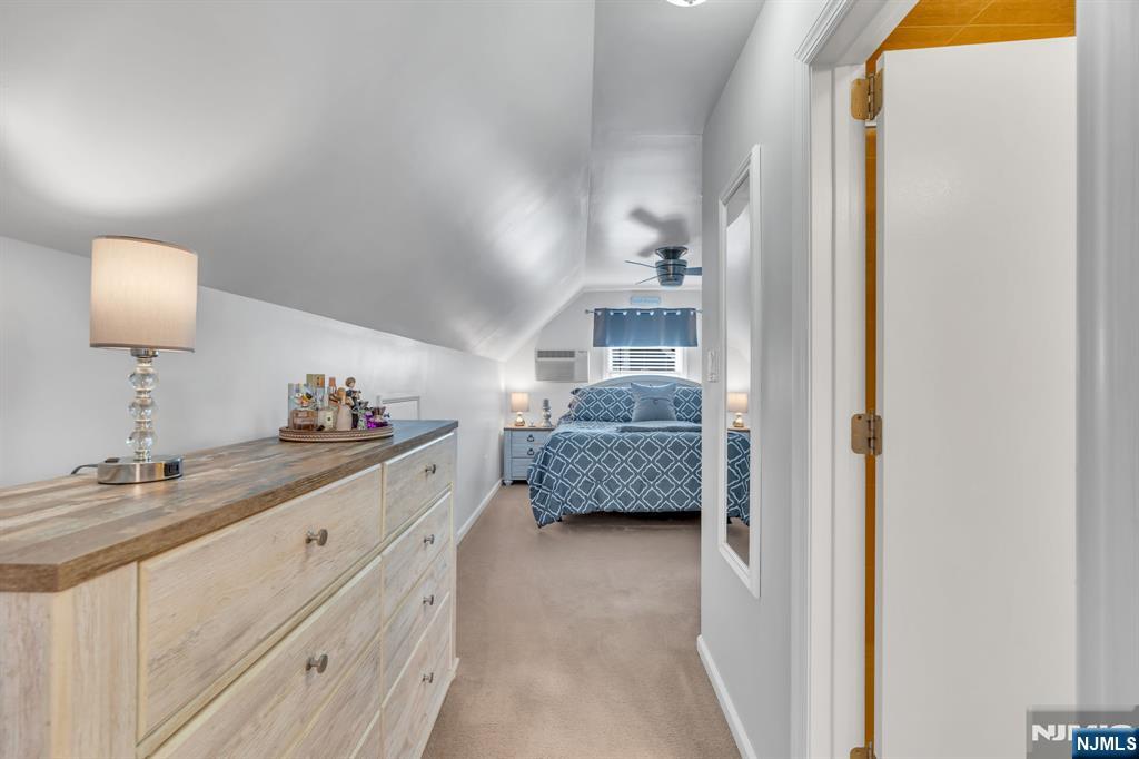 property viewer photo 18