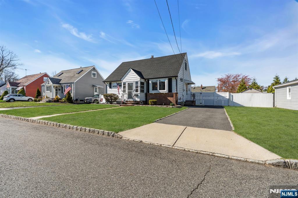 property viewer photo 3