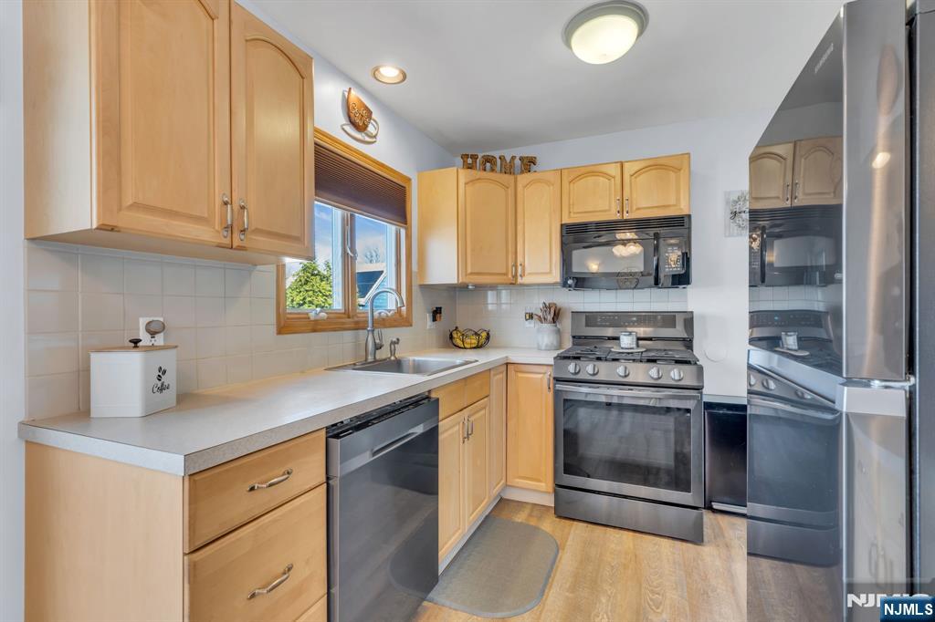 property viewer photo 9