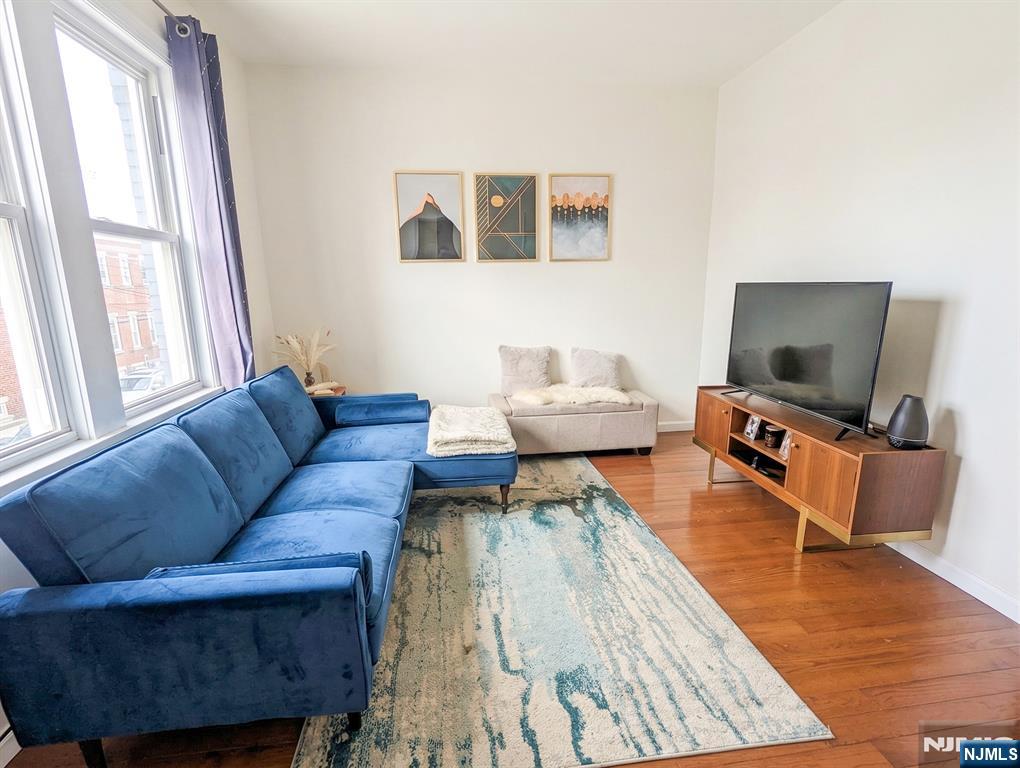 property viewer photo 1