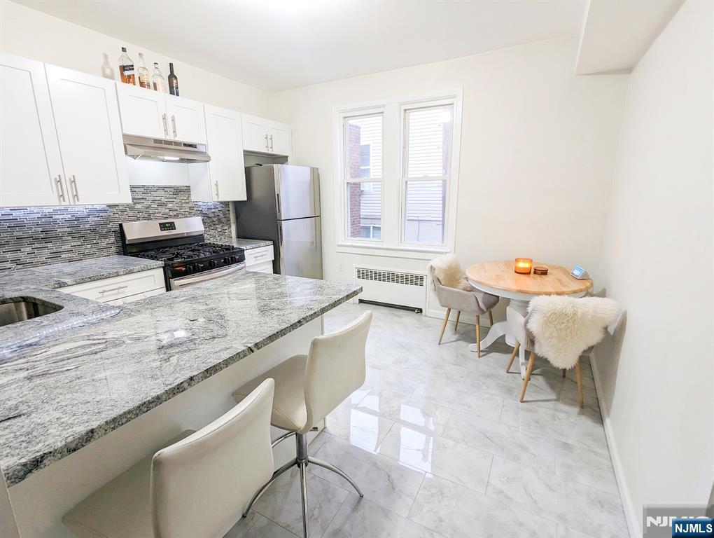 property viewer photo 3