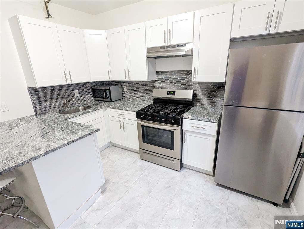 property viewer photo 4