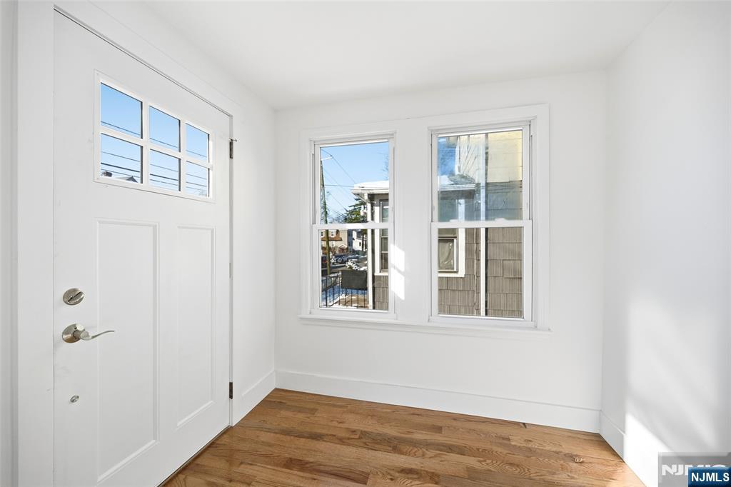 property viewer photo 1