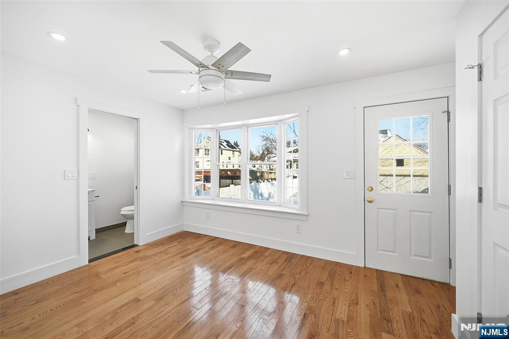 property viewer photo 10
