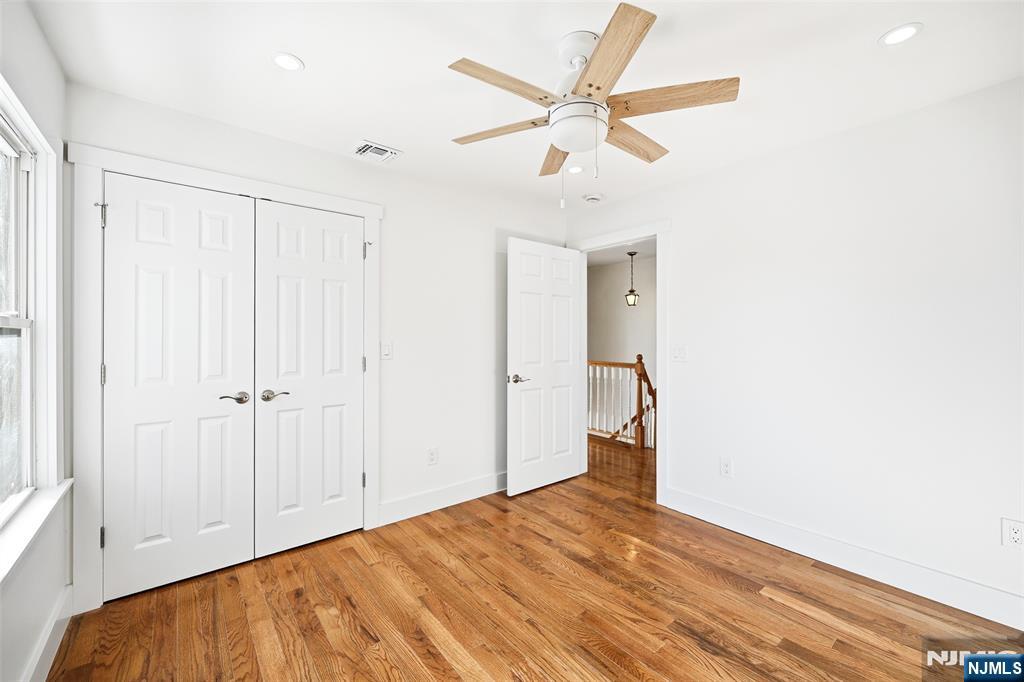 property viewer photo 15