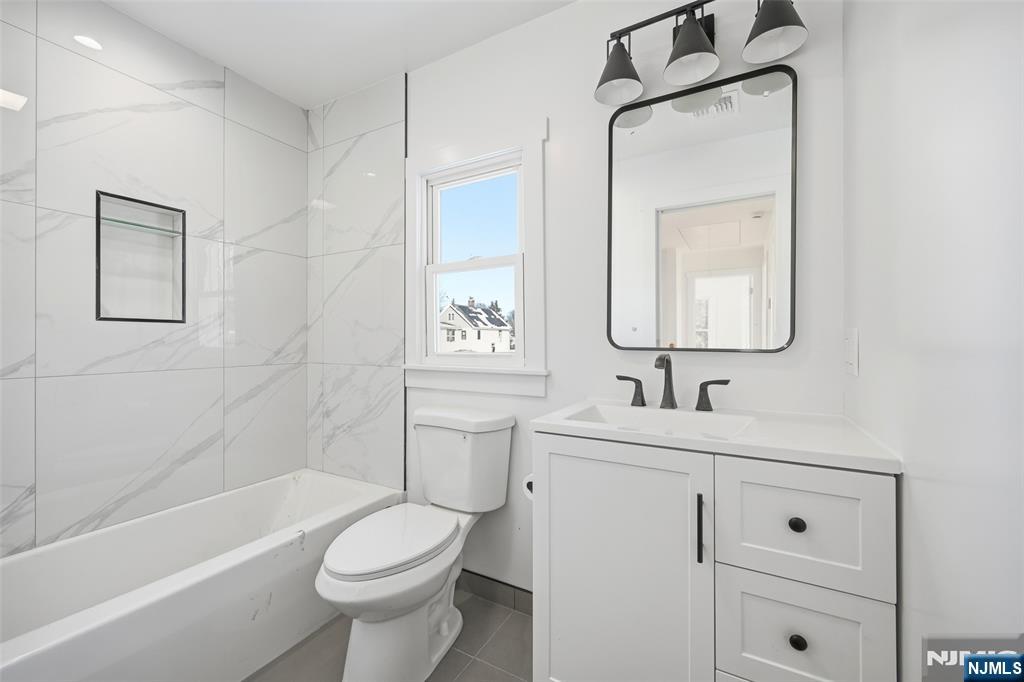 property viewer photo 16