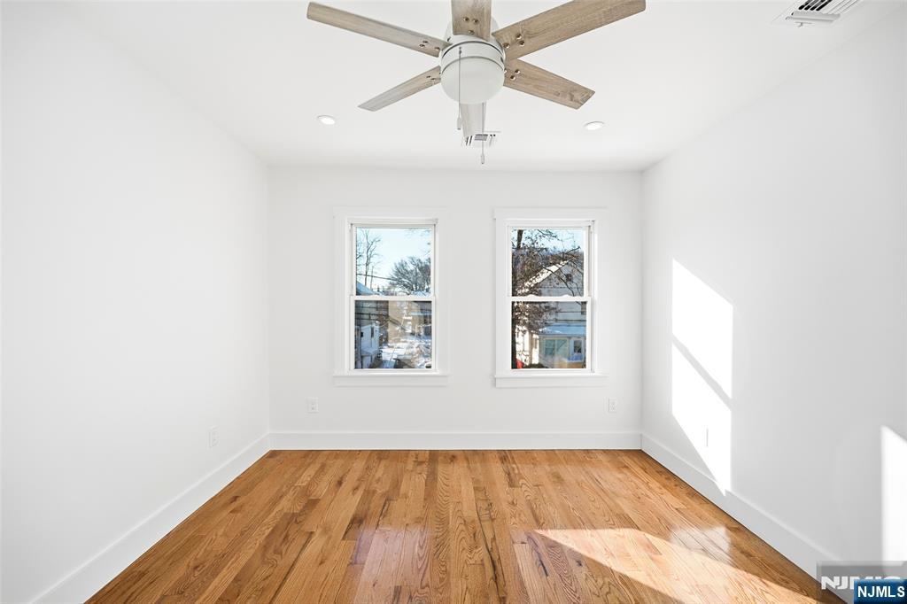 property viewer photo 17