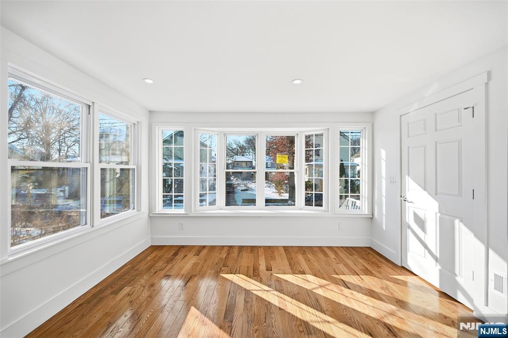property viewer photo 2