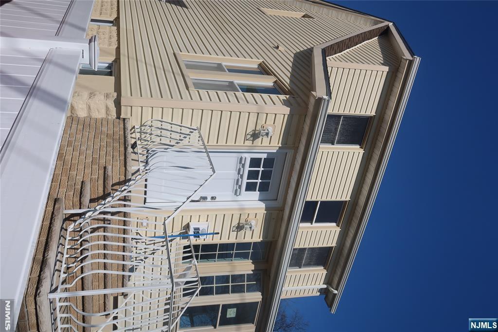property viewer photo 23
