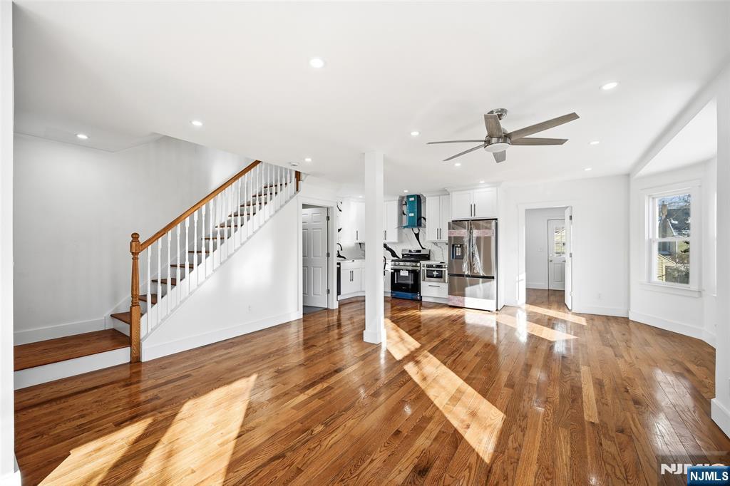 property viewer photo 4