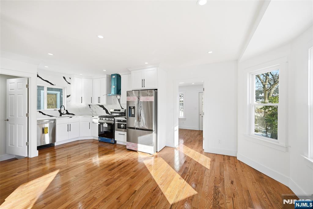 property viewer photo 8