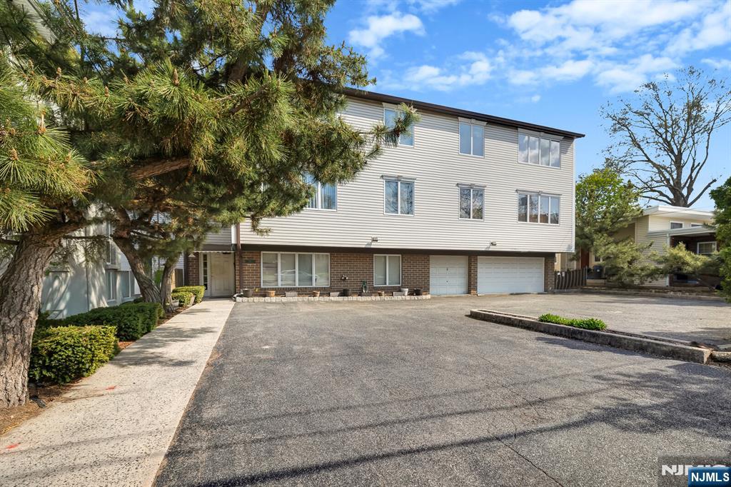 property viewer photo 1