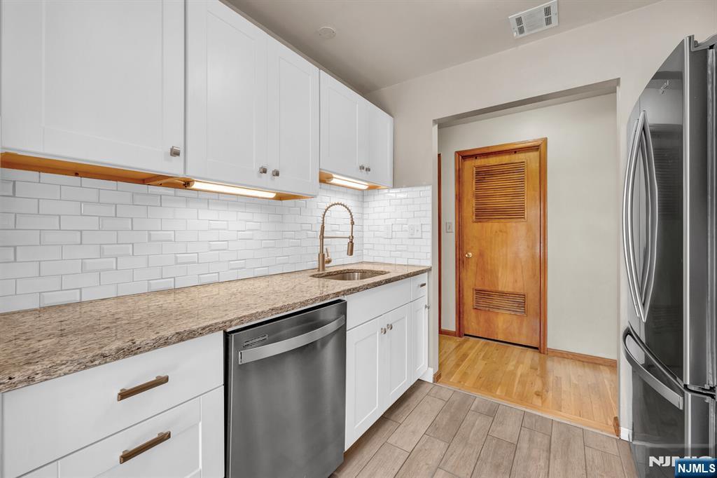 property viewer photo 10