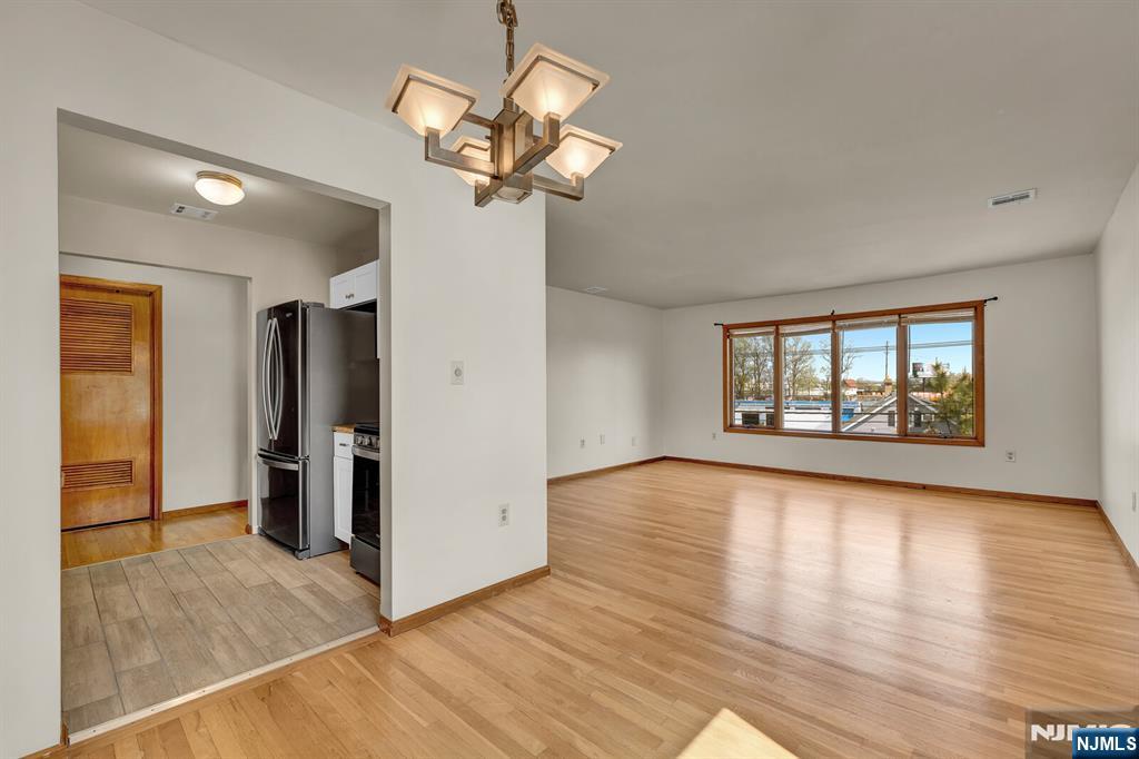 property viewer photo 13