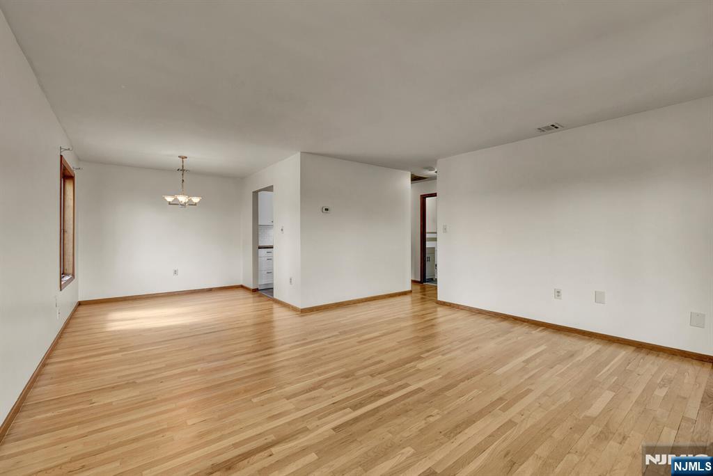 property viewer photo 17
