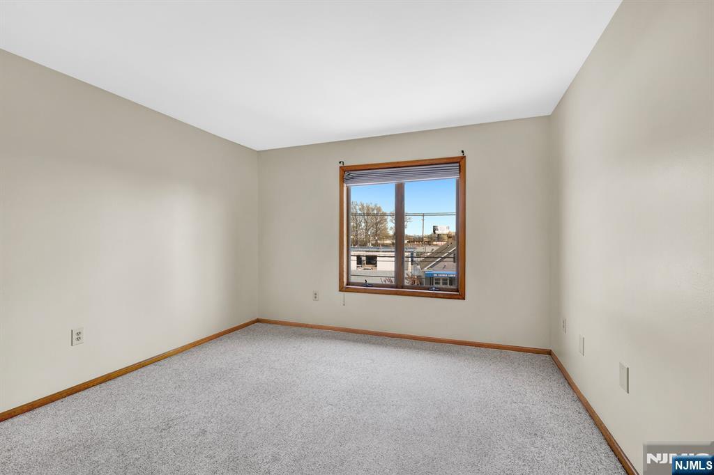 property viewer photo 18