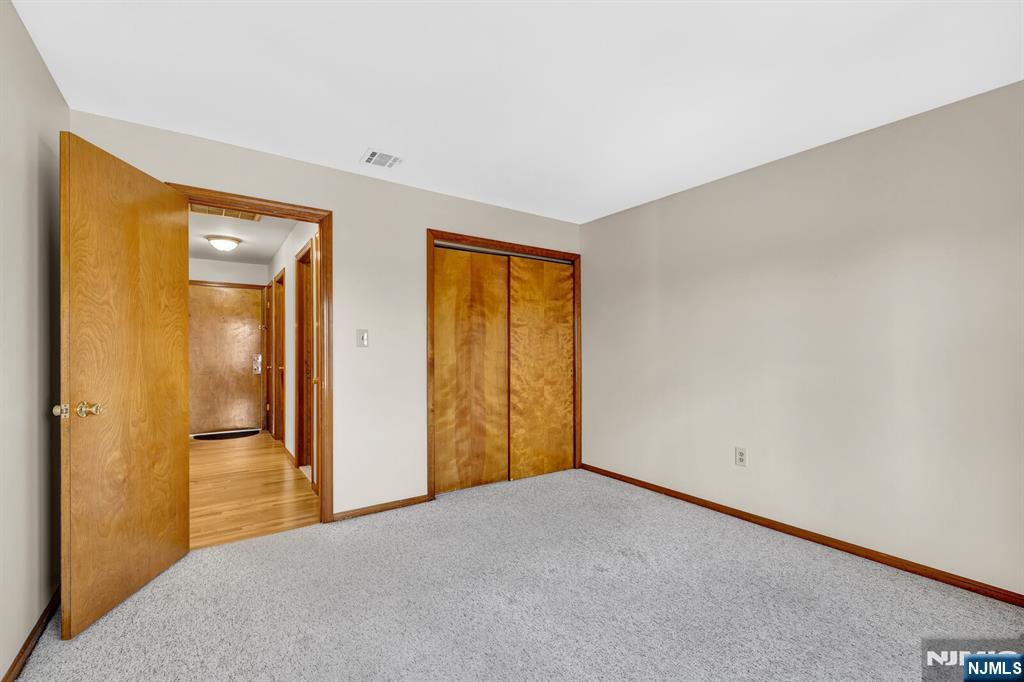 property viewer photo 19