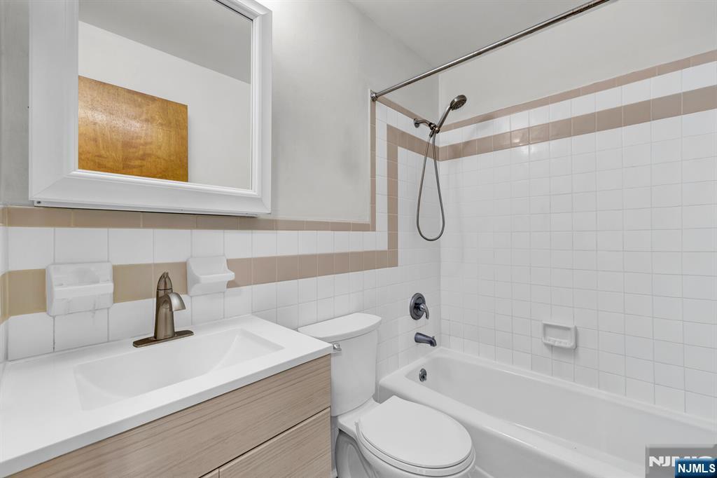 property viewer photo 20