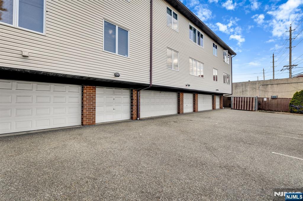 property viewer photo 23