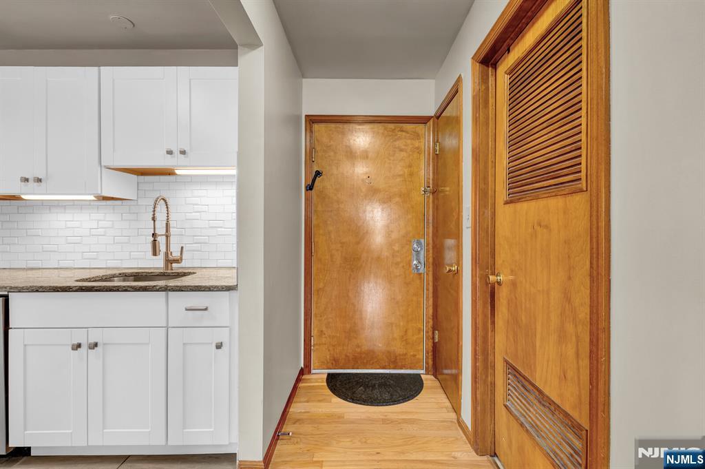property viewer photo 6