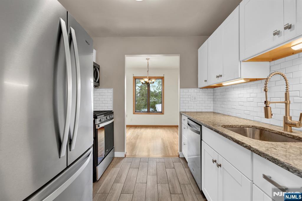 property viewer photo 7