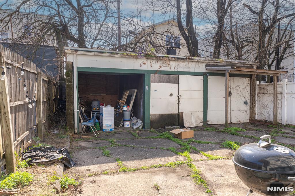 main property photo 49