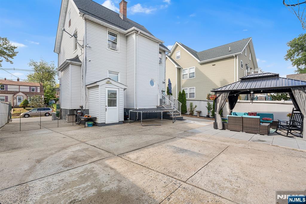 main property photo 25