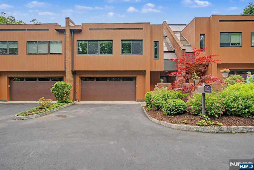 property viewer photo 1