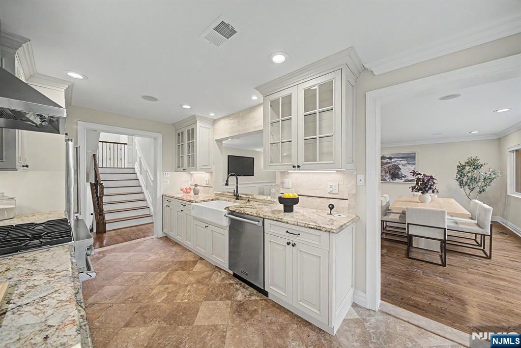 property viewer photo 11