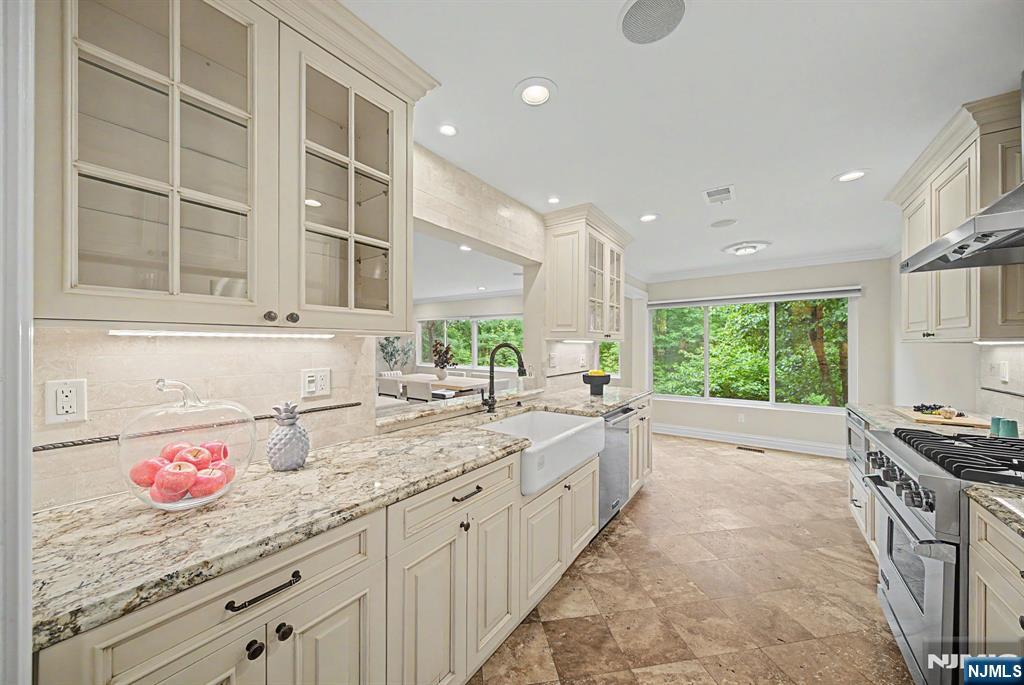 property viewer photo 13