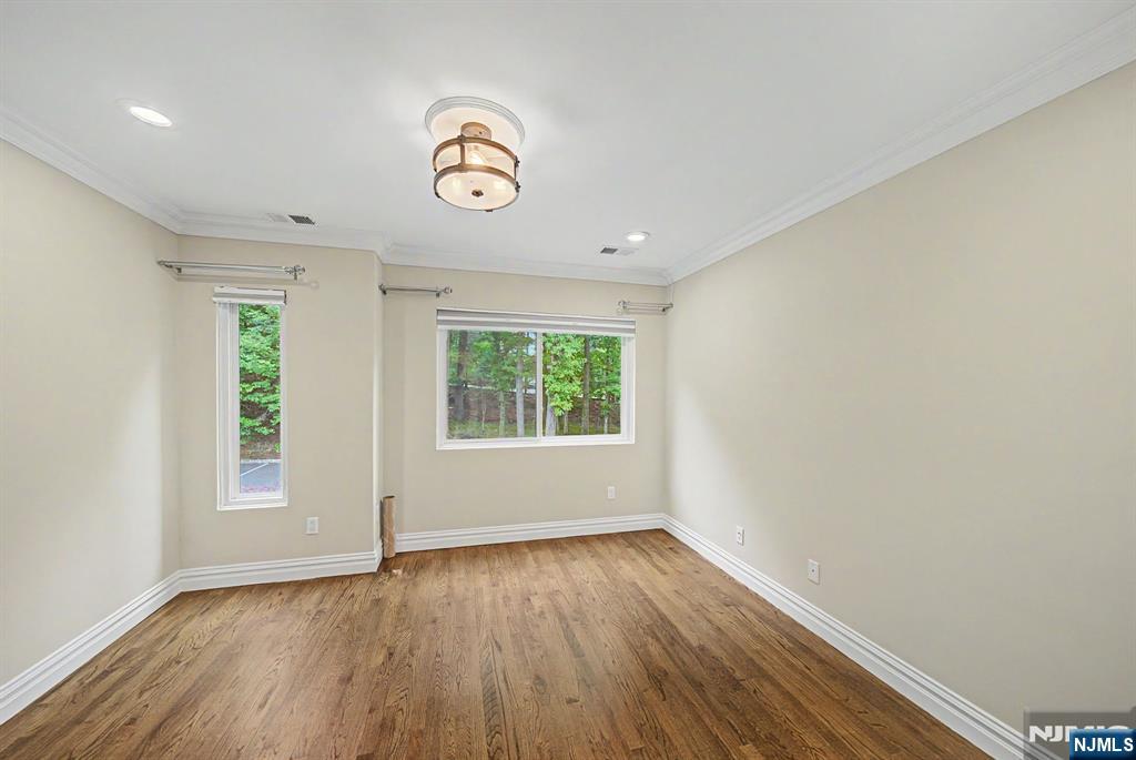 property viewer photo 15