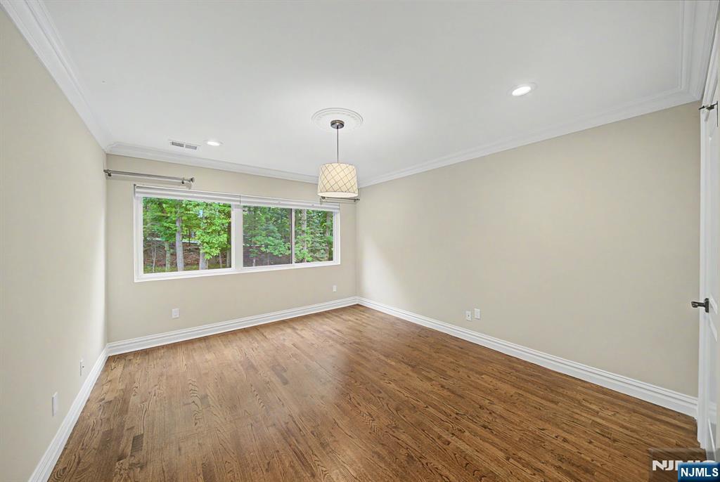 property viewer photo 17