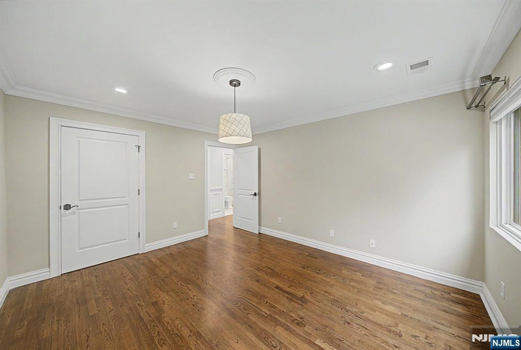 property viewer photo 19