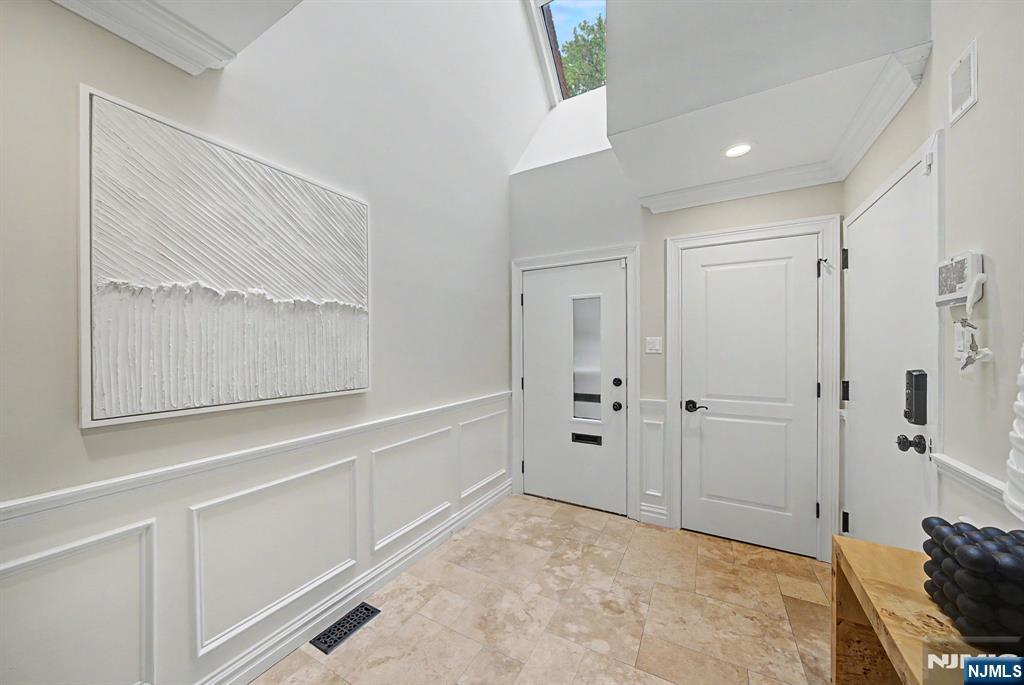 property viewer photo 2
