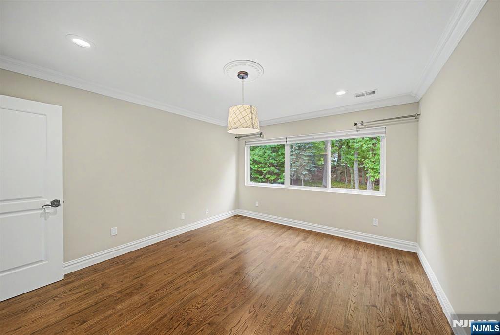 property viewer photo 20