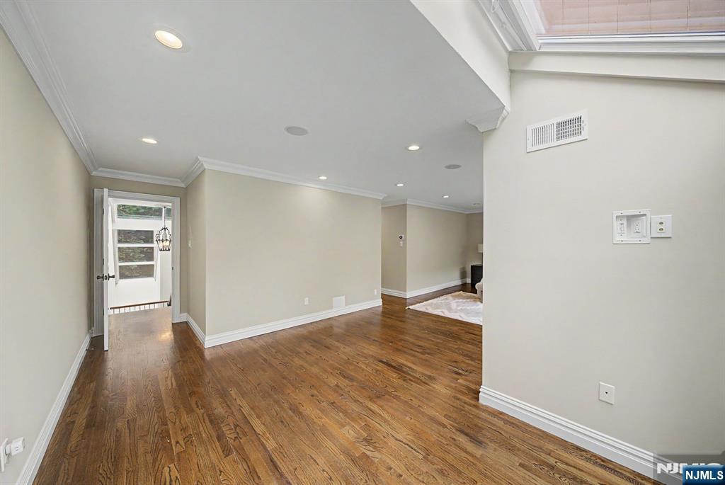 property viewer photo 24