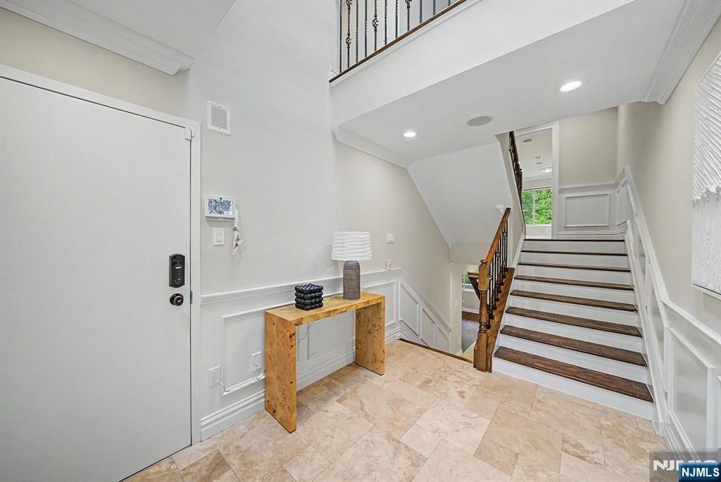 property viewer photo 3