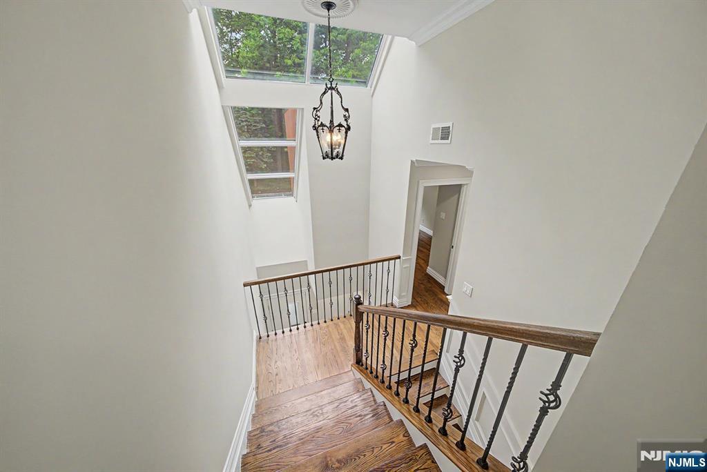 property viewer photo 33