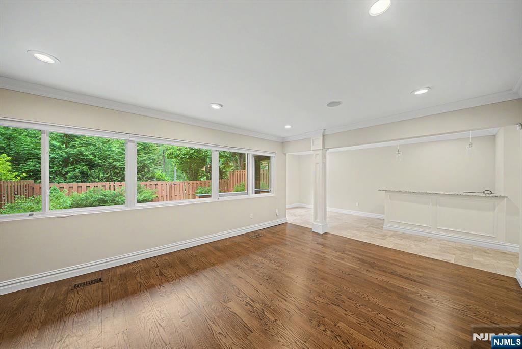property viewer photo 38