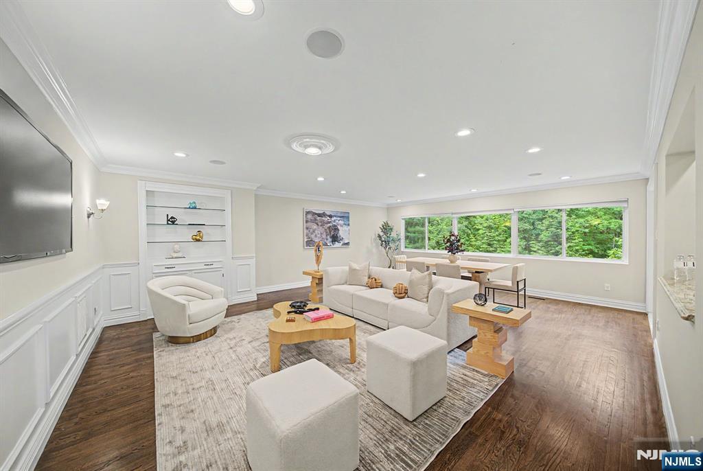 property viewer photo 4