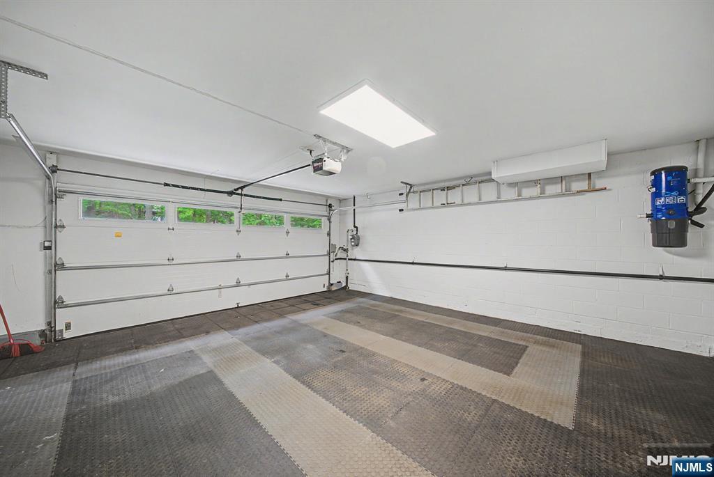property viewer photo 43