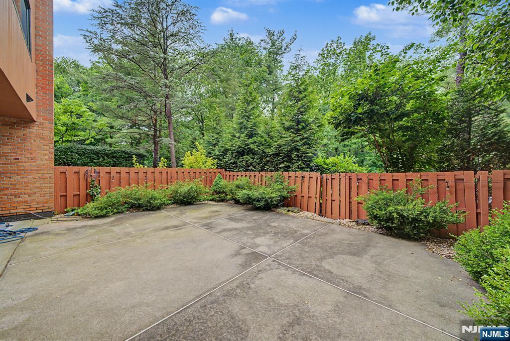 property viewer photo 45