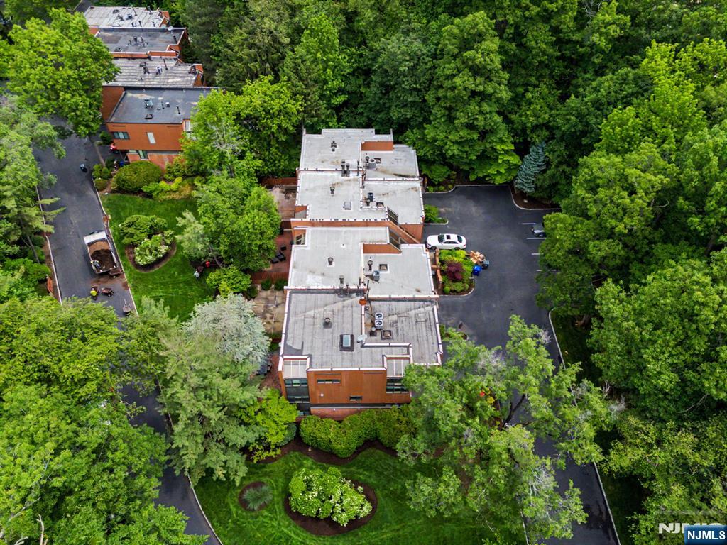 property viewer photo 47