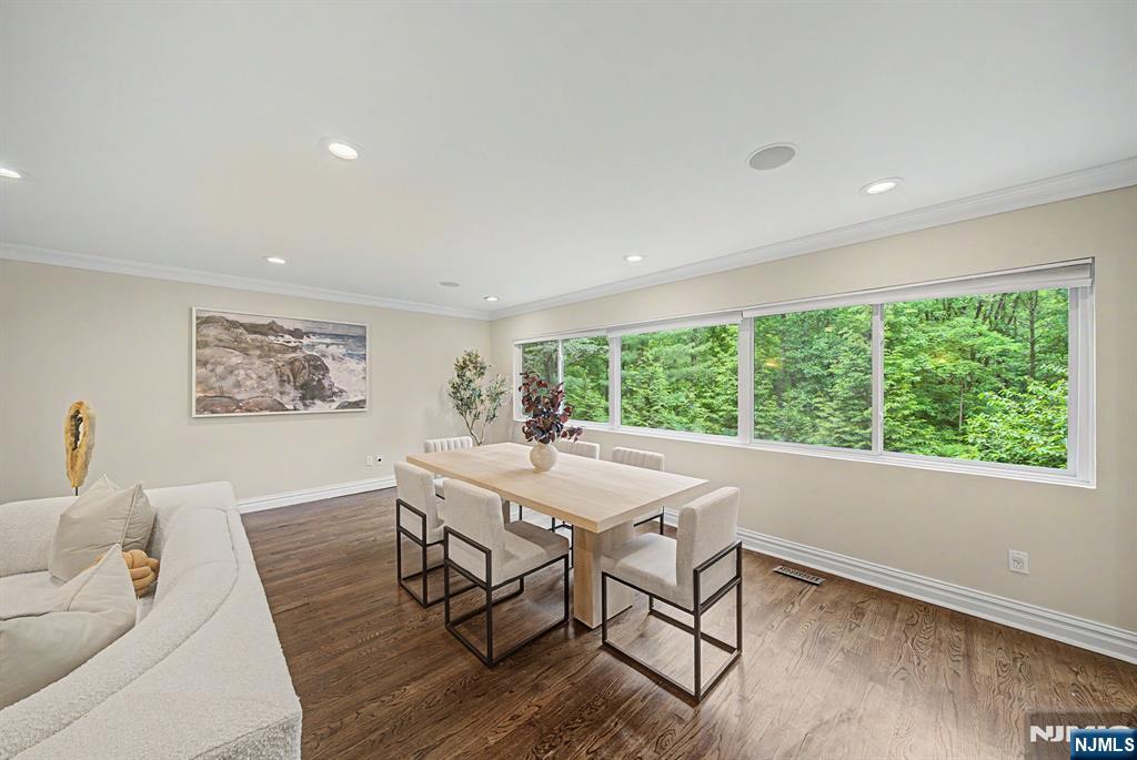 property viewer photo 7