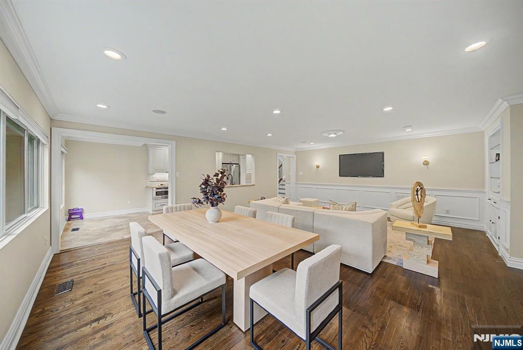 property viewer photo 9