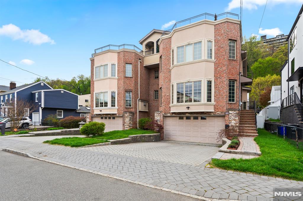 main property photo 45