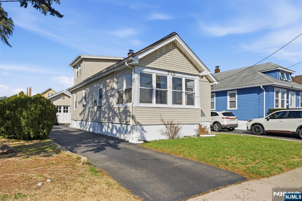 main property photo 28