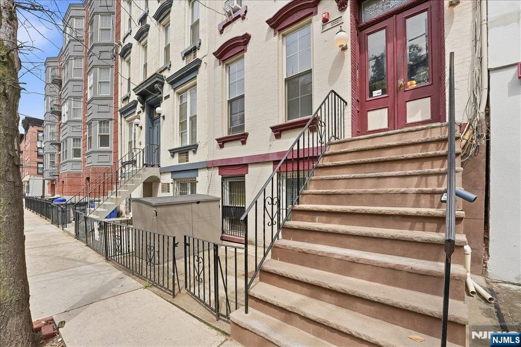 main property photo 20