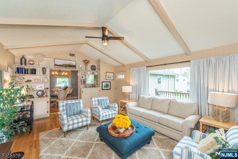 property viewer photo 4