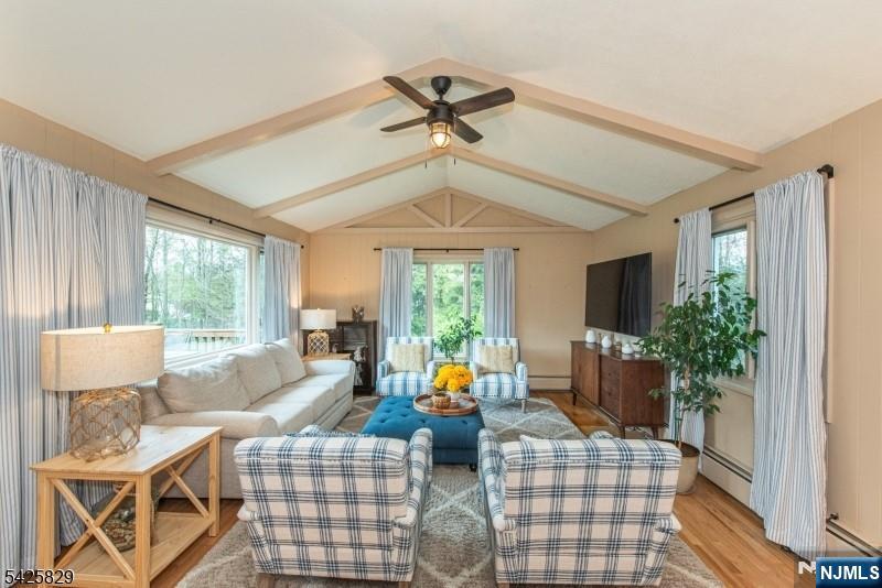 property viewer photo 7